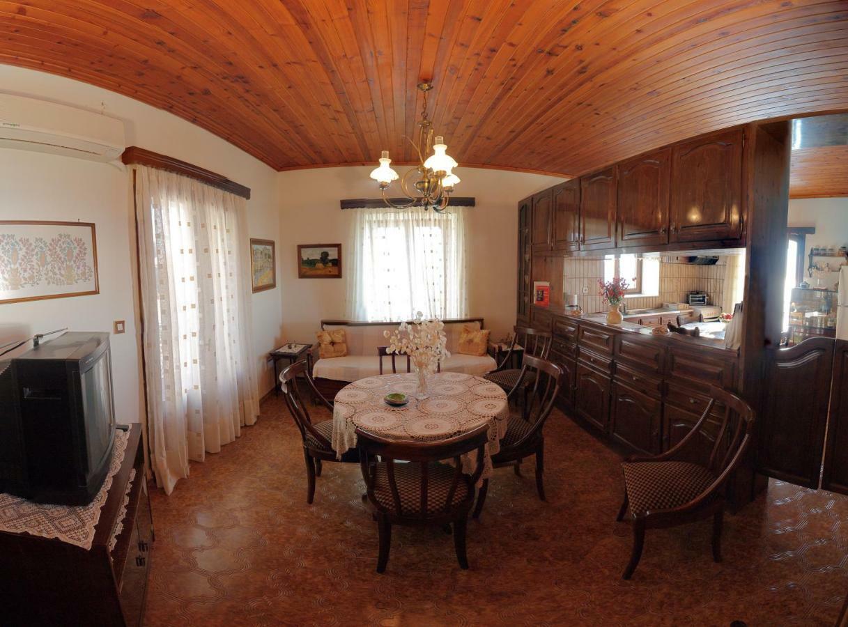 House Chrissa Apartment Mithimna Luaran gambar
